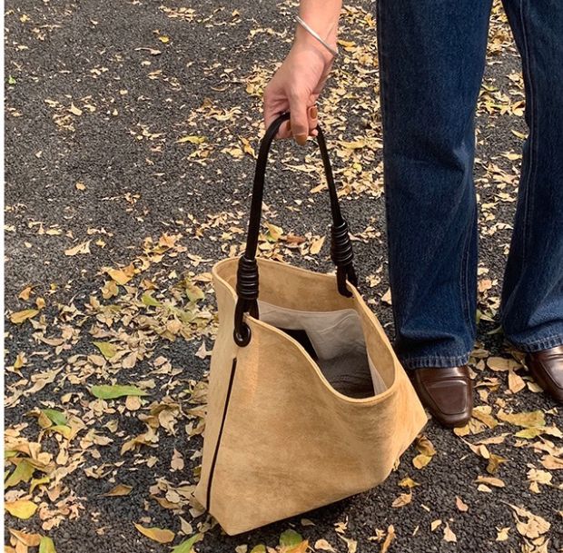 ノットハンドルベルベットトートバッグ