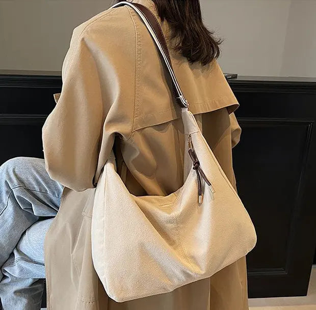 クラフトスウィングポリエステルトートバッグの着用画像