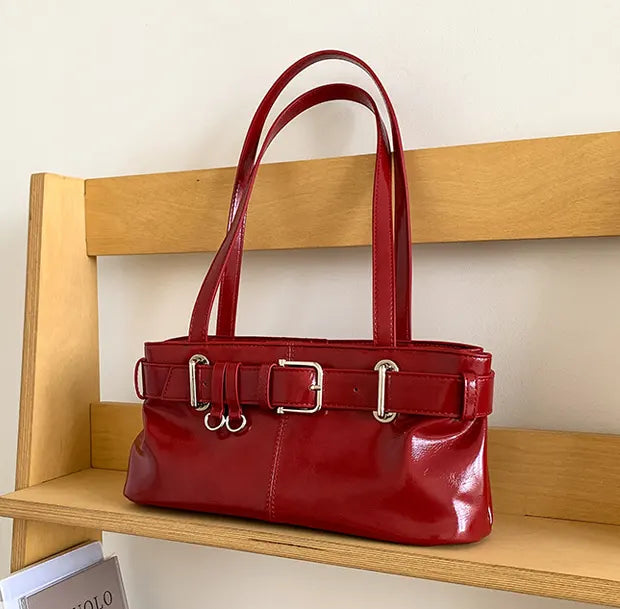 メタルシェイプトートバッグのレッド