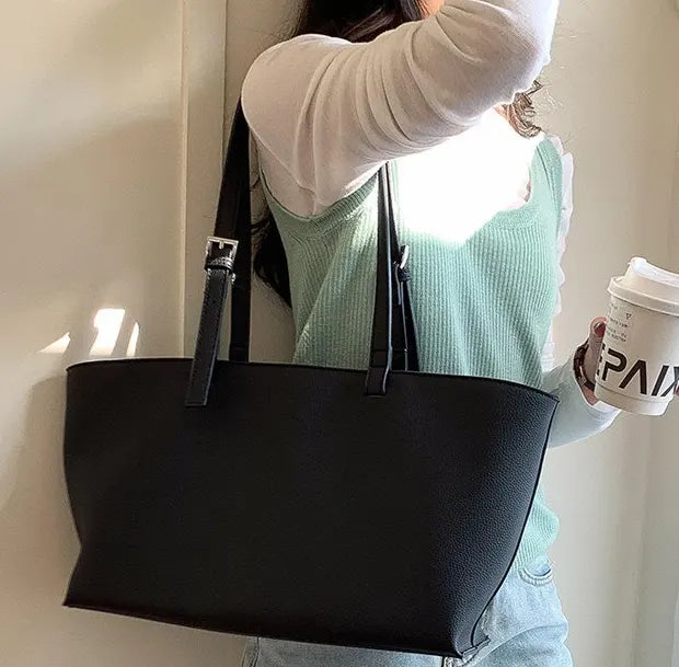 クワイエットリュクストートバッグの着用画像