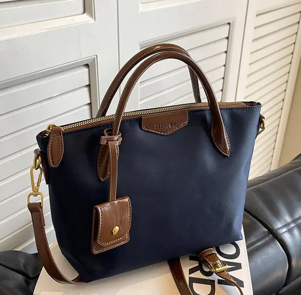 ラフィネスクエアオックスフォードトートバッグのブルー