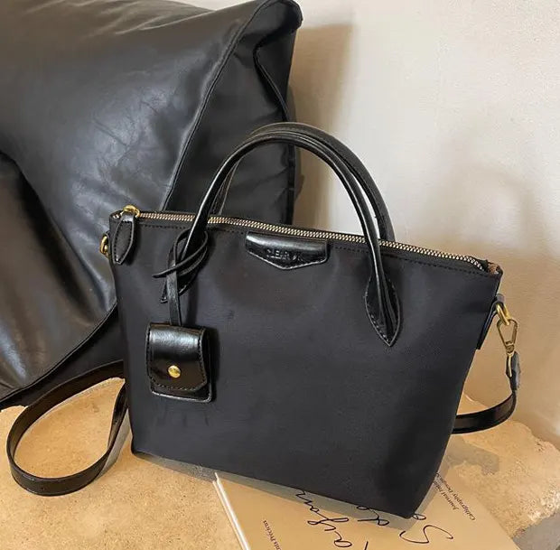 ラフィネスクエアオックスフォードトートバッグのブラック