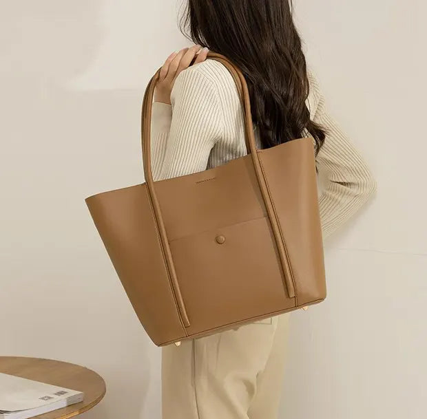 レヴールシンプルトートバッグの着用画像