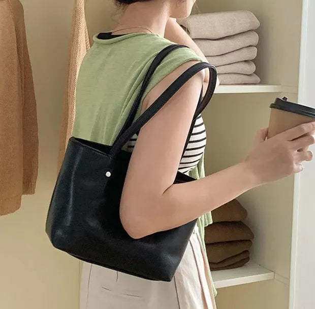 セレーヌライントートバッグの着用画像