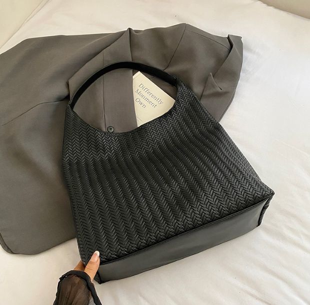 シェルムナチュラルトートバッグのブラック