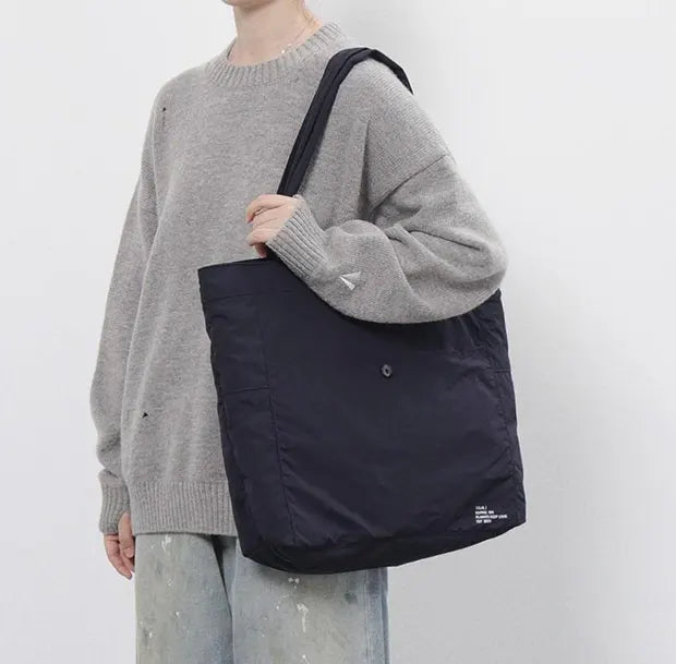 スムースムーブポリエステルトートバッグの着用画像