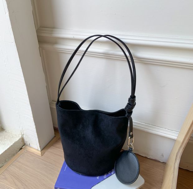 スエードバケットトートバッグのブラック