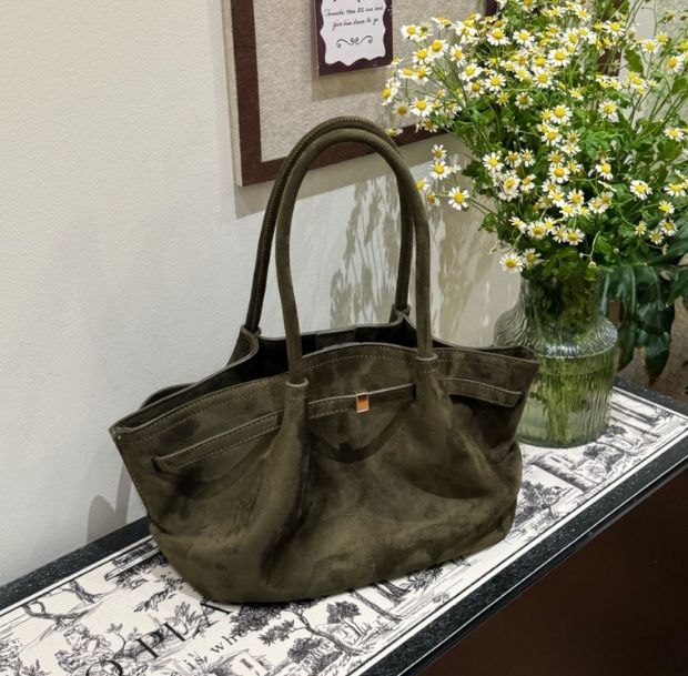 スエードタッチワイドトートバッグのグリーン
